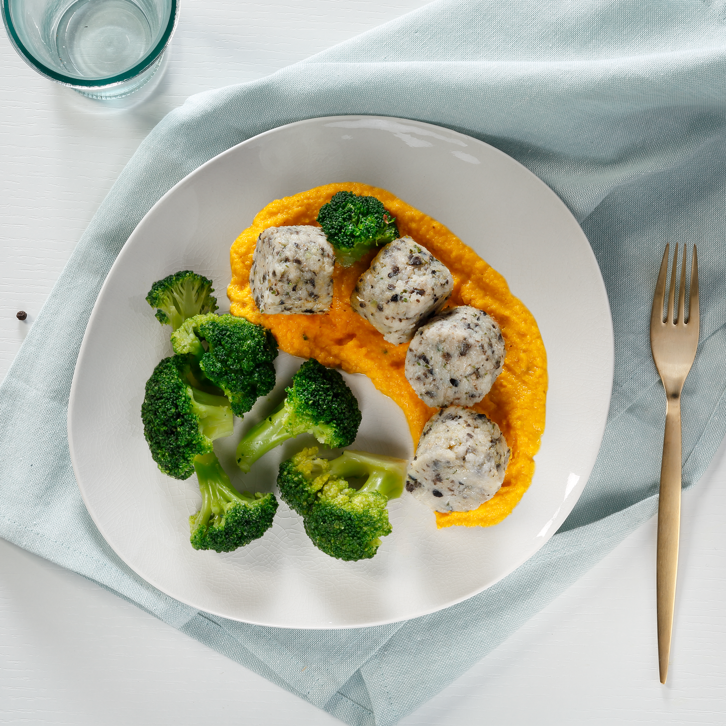 Bocconcini di merluzzo, crema di carote, broccoli al vapore