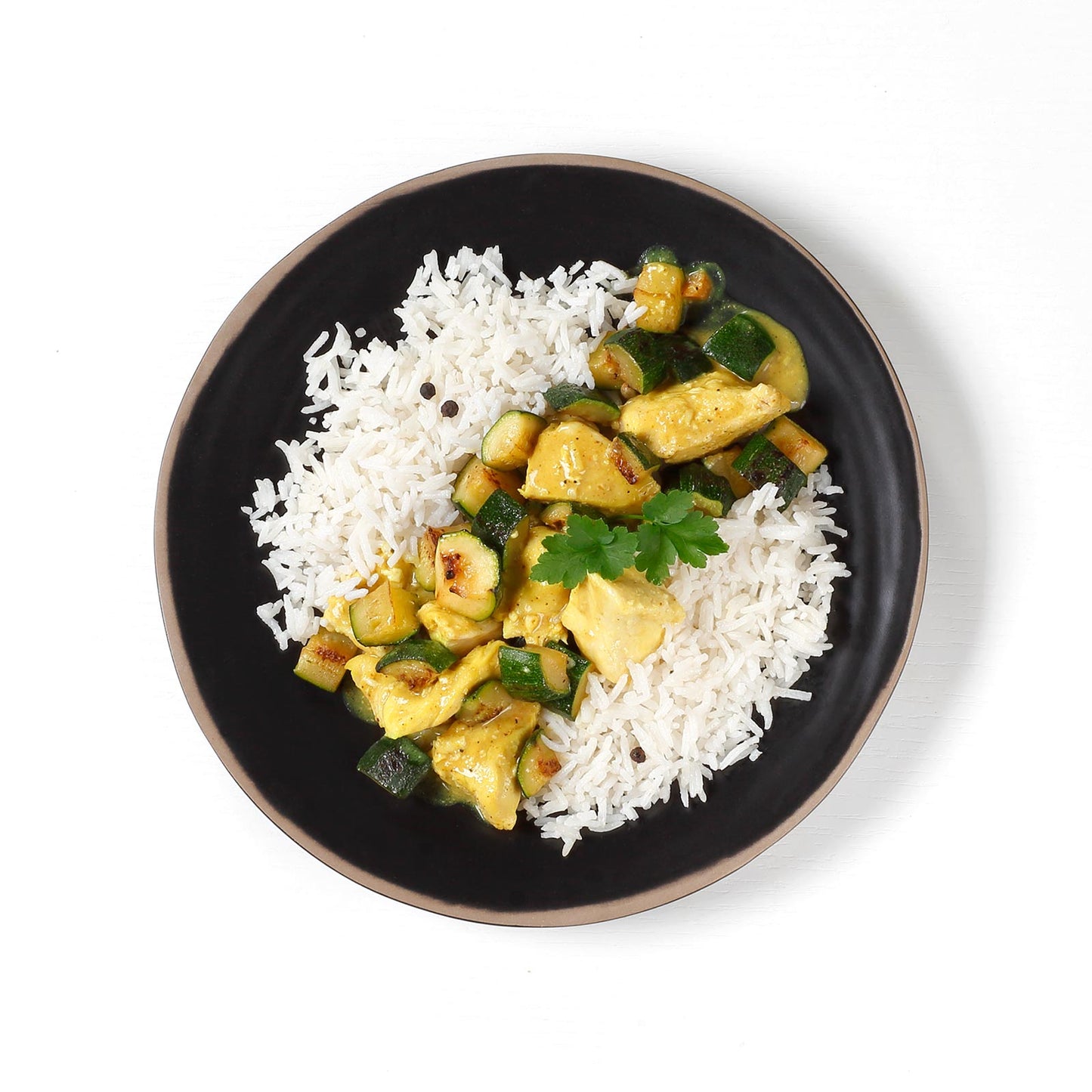 Riso basmati, bocconcini di pollo con curry, zucchine